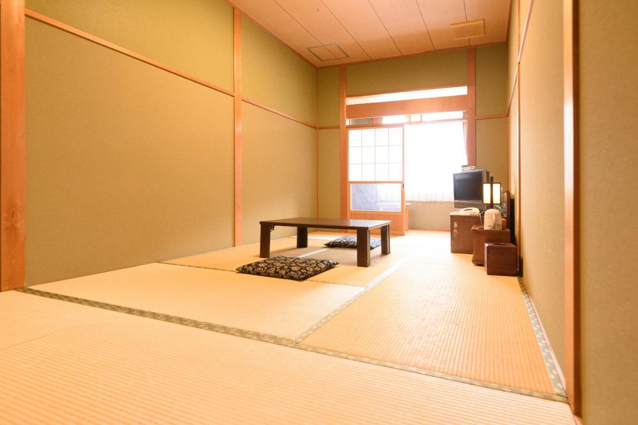 Business Hotel Kawakami Кумано Екстериор снимка